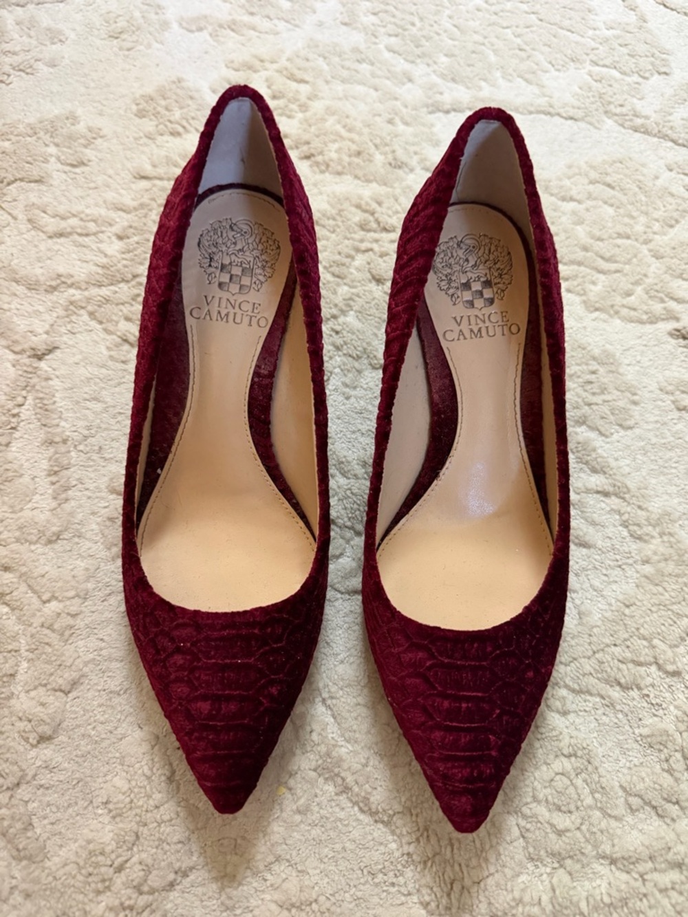 Vince Camuto Burgundy Velvet Pointed Toe Heels Size 7